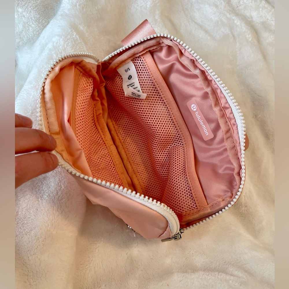 LAST ONE! RARE• LULULEMON everywhere belt bag Melon Sorbet BRAND NEW COLOR - Picture 12 of 17